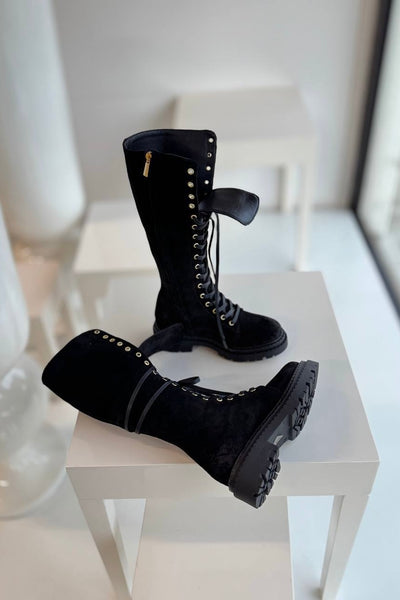 Lace-up boots