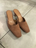 Shoe Camoscio Brown j70